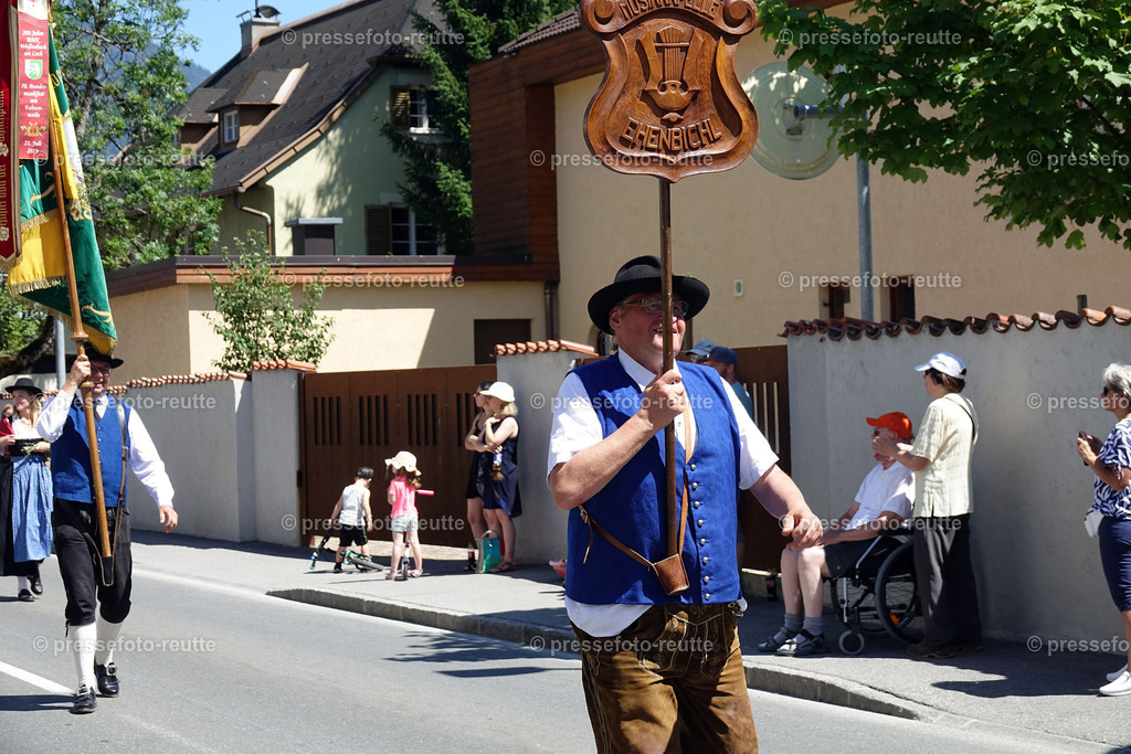 news-2022-Juli17-Musikumzug-Reutte-DSD03326-Ehenbichl | Info aus dem Bezirk Reutte/Ausserfern Tirol sowie eine umfangreiche Bilddatenbank über die gesamte Region: Lechtal, Talkessel Reutte, Tannheimertal, Zwischentoren. Lech, Plansee, Zugspitze, Grenztunnel, B179, Fernpassstraße, Verkehr, Lawinen, Tradition, - Realisiert mit Pictrs.com
