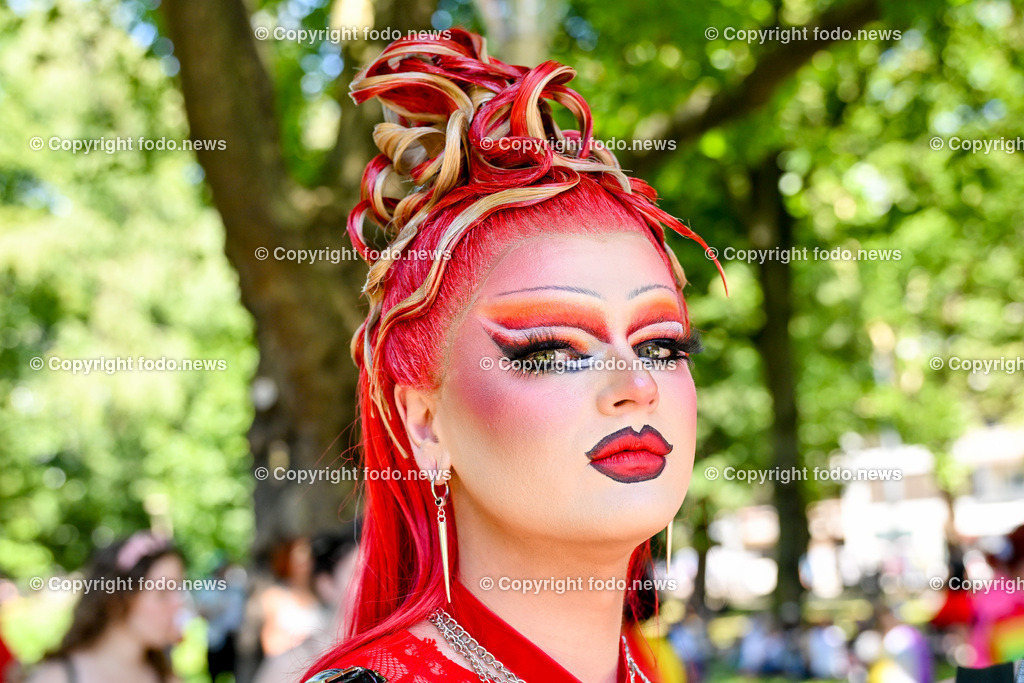 Linzpride 2024_ 06.07.2024-38 | 06.07.2024, Linz, AUT, Linzpride 2024, im Bild Teilnehmer an der Linz Pride 2024