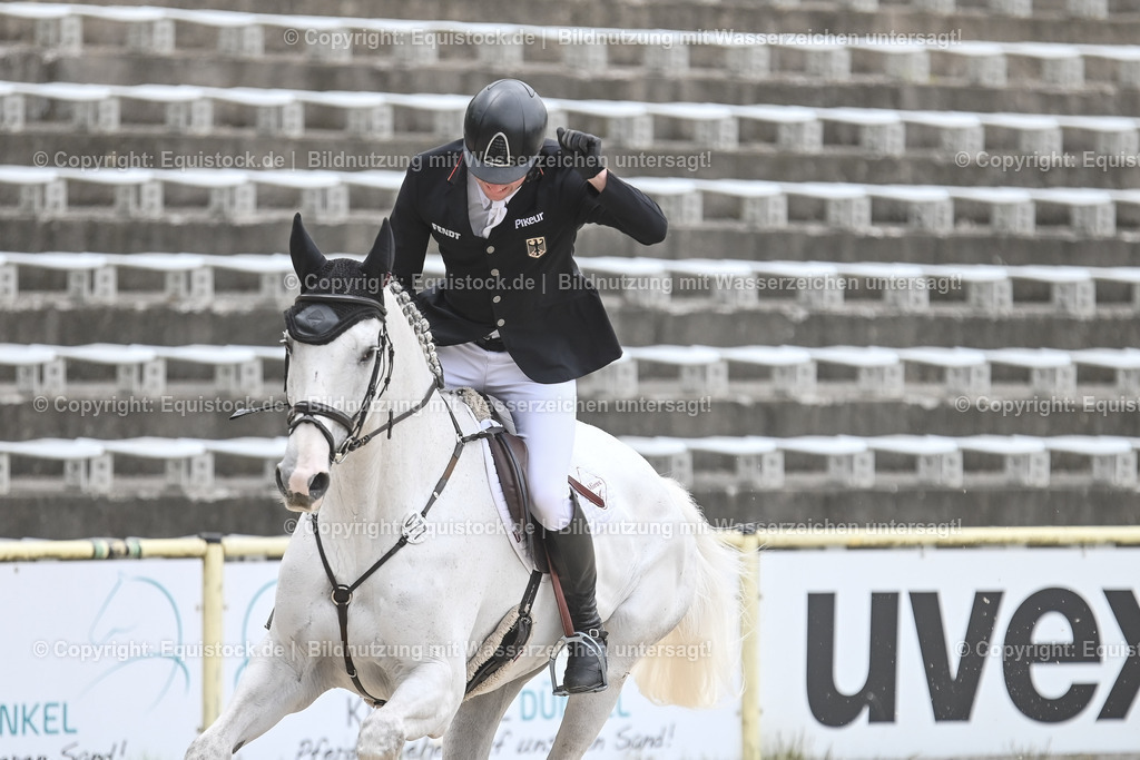 20230514_CCI4_Springen_0301 | equistock