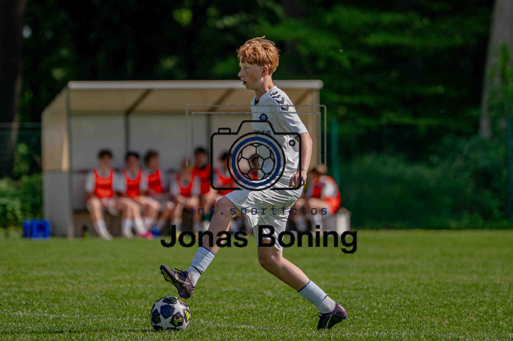 Fußball I C-Junioren I Saison 2025-2026 I Pfingsturnier Langförden I 13217 | jns.sportfotos - Realisiert mit Pictrs.com