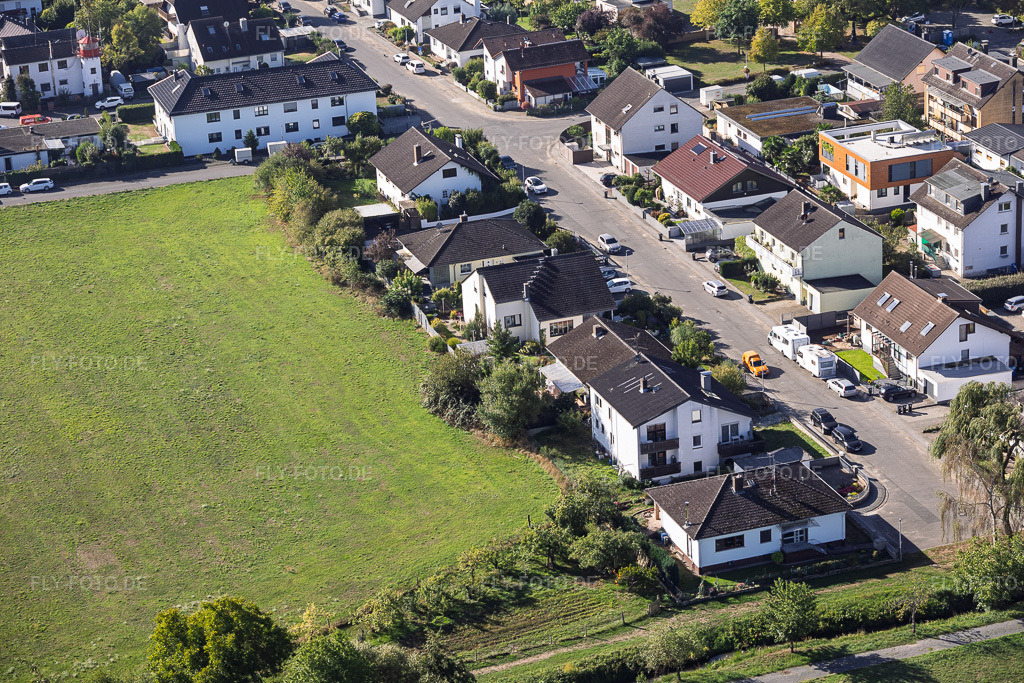 Luftbild: Ortsansicht im Ortsteil Sickenhofen in Babenhausen im Bundesland Hessen in Deutschland. – Foto: IMG_159428.jpg vom 22.09.2026 durch Werner Riehm/FLY-FOTO.de – Auflösung des Originals: 6000 x 4000 px