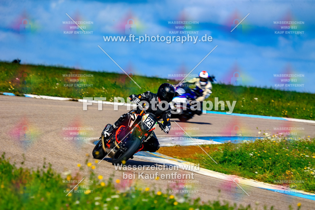 025-4968 | Hier findet Ihr Bilder von Touristenfahrten auf der Nürburgring Nordschleife oder von anderen Veranstaltungen die ich besucht habe. Viel Spass beim Durch Schauen 