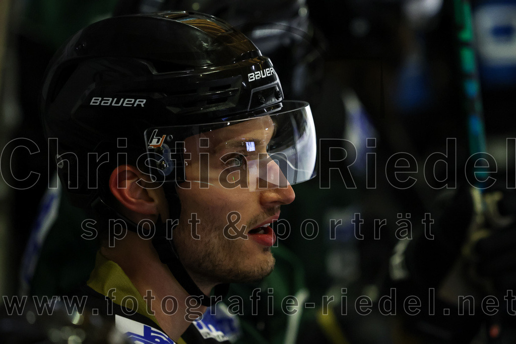 2022-12-16_037_TSV_Erding_gegen_EC_Pfaffenhofen | Erding, Deutschland, 16.12.2022:
Eishockey, Bayernliga 2022 / 2023, 21. Spieltag, TSV Erding gegen EC Pfaffenhofen, Endergebnis: 14:1

Bastian Cramer (Erding Gladiators, #34)

Foto: Christian Riedel / fotografie-riedel.net