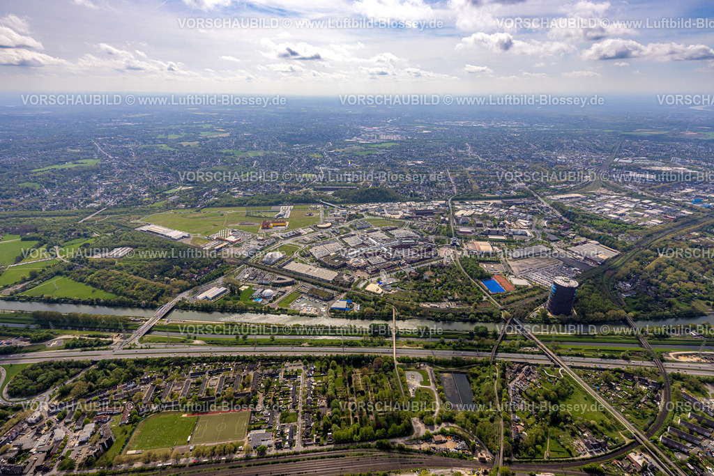 Oberhausen240401456 | Luftbild, Westfield Centro sternförmiges Einkaufszentrum, Gesamtansicht Neue Mitte mit Gasometer am Rhein-Herne-Kanal mit Fluss Emscher und Autobahn A42, Wohngebiet, Borbeck, Oberhausen, Ruhrgebiet, Nordrhein-Westfalen, Deutschland
