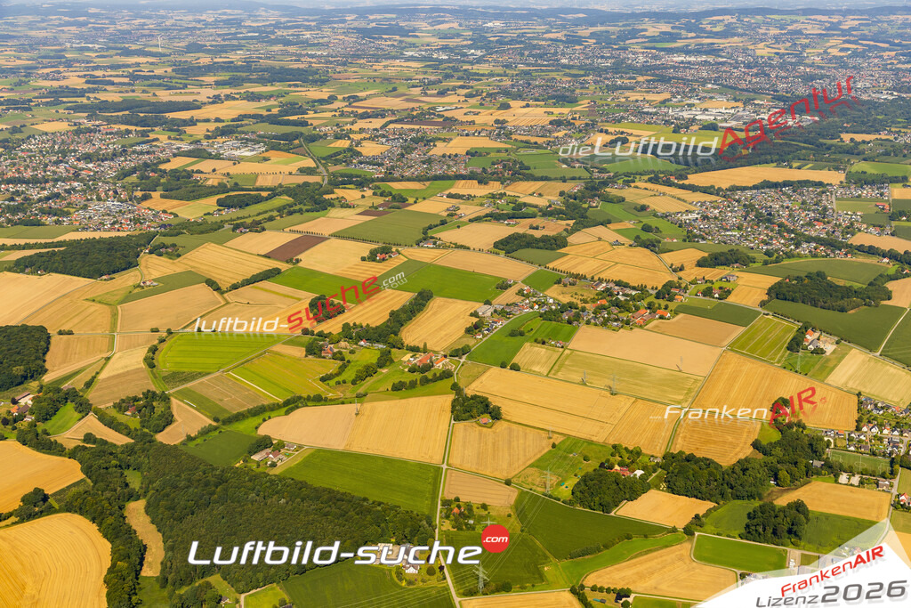 Luftbild Vs Google Maps  Herringhausen Dorf  Enger -Das Luftbild wurde 2025 vom UL-Flugzeug heraus erstellt ( keine Drohnenluftbilder ) - Hochauflösende Luftaufnahme -Nicht vergleichbar mit Google Maps oder Satelittenbilder- Die Geschenkidee !Mit Lizenz und Bildrechte bestellbar