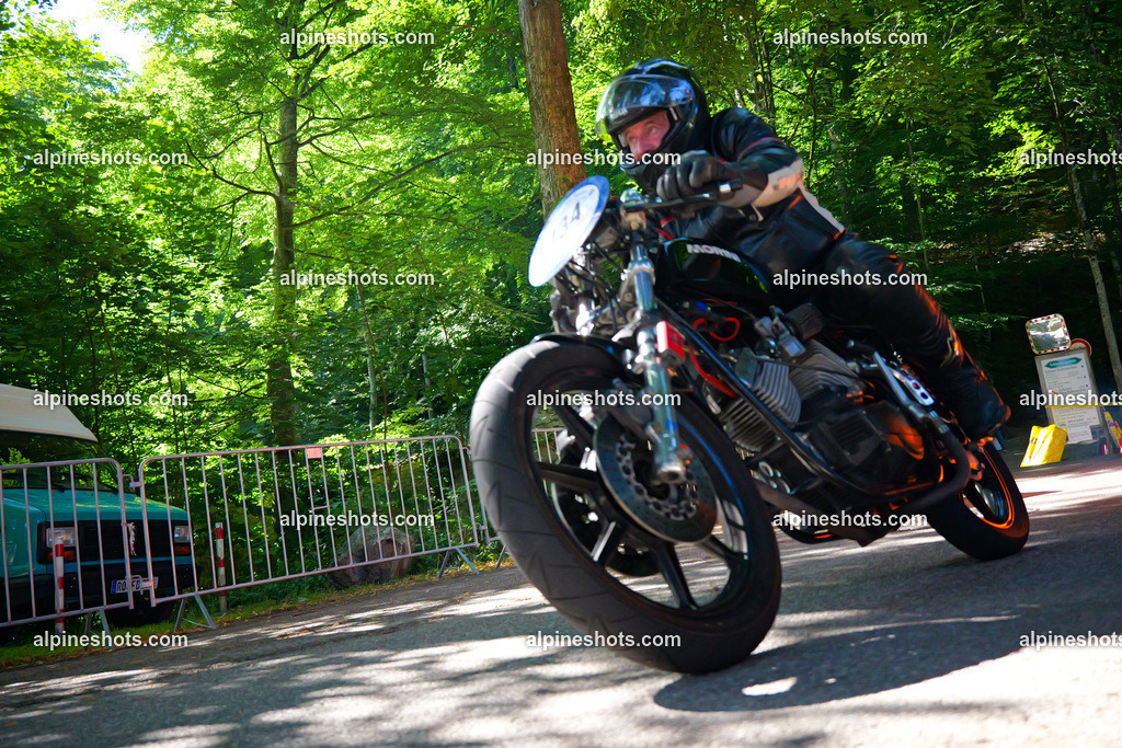 P1026040 | Erleben Sie atemberaubende, hochqualitative Fotos Ihrer Fahrt entlang der malerischen Alpenstraßen. Besuchen Sie alpineshots.com, um professionelle Aufnahmen Ihrer unvergesslichen Reise zu finden und zu kaufen - Realisiert mit Pictrs.com