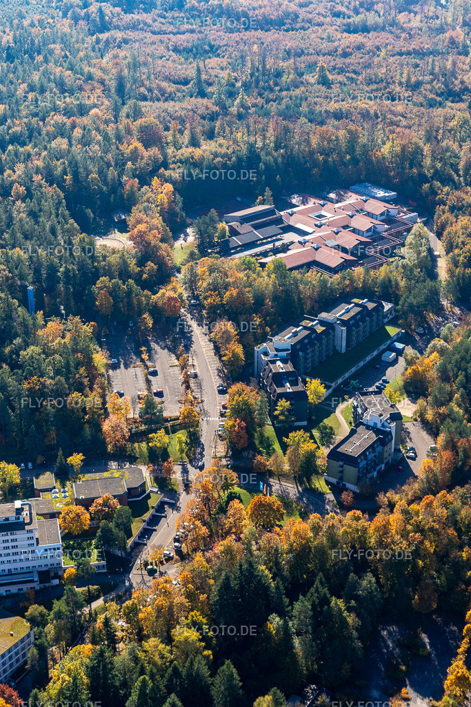 Ludwig-Guttmann-Schule Karlsbad SBBZ | Luftbild: Ludwig-Guttmann-Schule Karlsbad SBBZ im Ortsteil Langensteinbach in Karlsbad im Bundesland Baden-Württemberg in Deutschland. Foto: IMG_129928.jpg vom 24.10.2021 durch ©2025 Werner Riehm fly-foto.de/copyright - Realisiert mit Pictrs.com