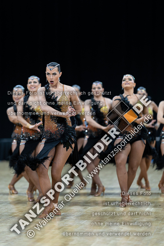 20230226-10601 | Hier finden Sie Tanz Bilder vom Latein und Standard Formationen tanzen. Sportbilder vom Tanzsport. Schöne Fotos und von Weltmeisterschaft, Europameisterschaft, Bundesliga, Regionalliga, Oberliga und Landesliga sowie von GOC Stuttgart, DanceComp, WM Bremen