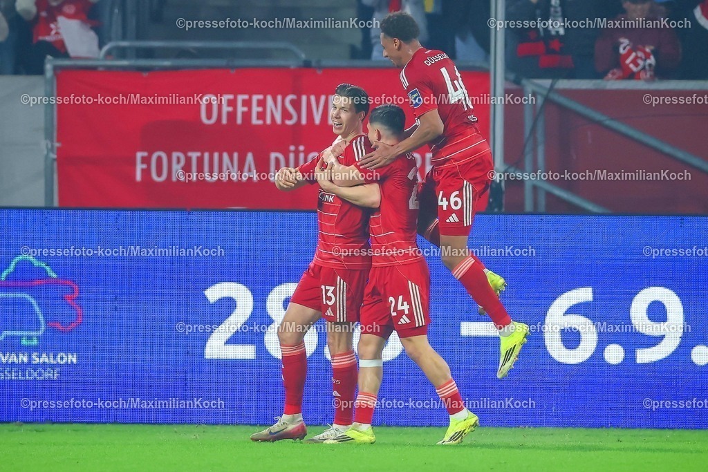 F9527022601039 | 27.02.2026, Fußball, Fortuna Düsseldorf - VfL Bochum, 2. Fußball Bundesliga, Merkur Spiel-Arena, Saison 2025 2026: Torjubel nach dem Tor zum 1:0 durch Torschütze Cedric Itten&nbsp;(Fortuna Düsseldorf #13) zusammen mit    Florent Muslija&nbsp;(Fortuna Düsseldorf #24) Klaus Sima Suso&nbsp;(Fortuna Düsseldorf #46)  DFB regulations prohibit any use of photographs as image sequences and or quasi-video.