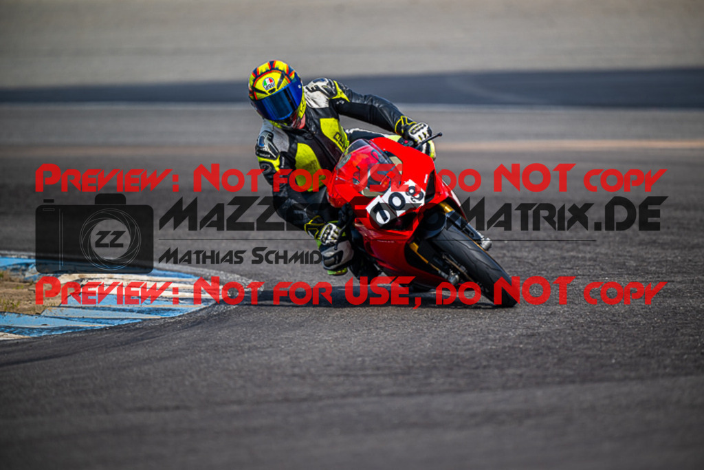 MaZZes_FotoMatrix_230410_7964 | ROT