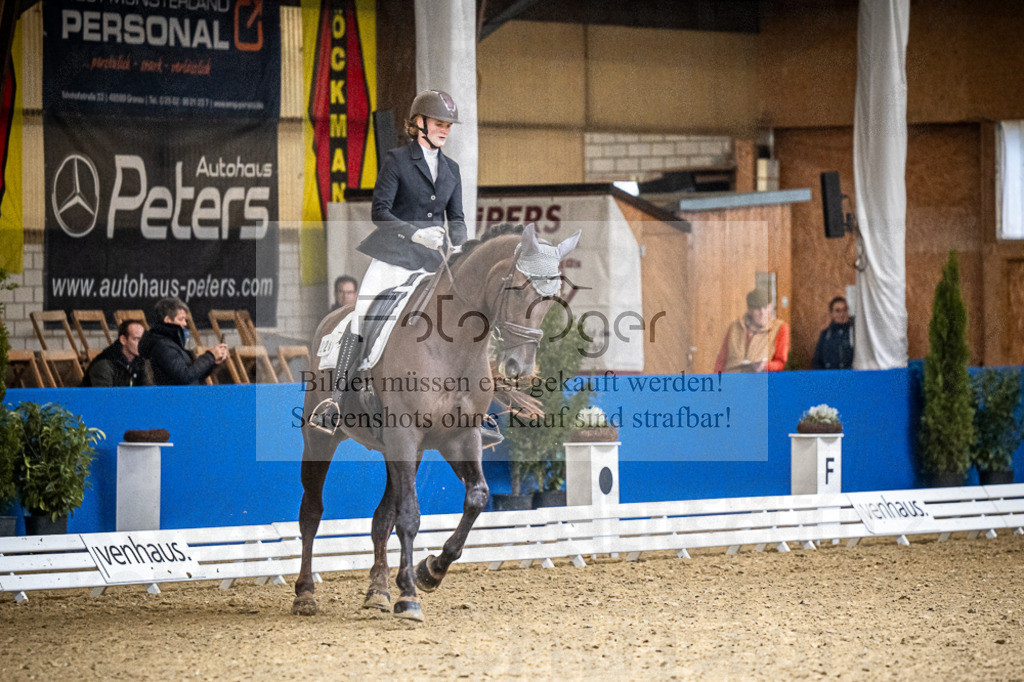 DOS_2459 | Entdecke hochwertige Reitturnierfotos von Foto Oger. Professionell, emotional und authentisch – jetzt Lieblingsmomente im Shop bestellen.Deutschlandweite Turnierfotografie. - Realisiert mit Pictrs.com