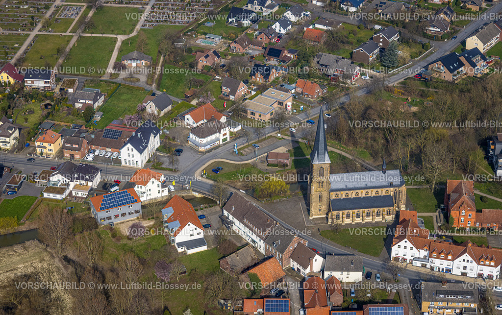 Lippetal240306969Lippborg | Luftbild, katholische Pfarrkirche St. Cornelius und Cyprianus, Wohngebiet, Lippborg, Lippetal, Nordrhein-Westfalen, Deutschland