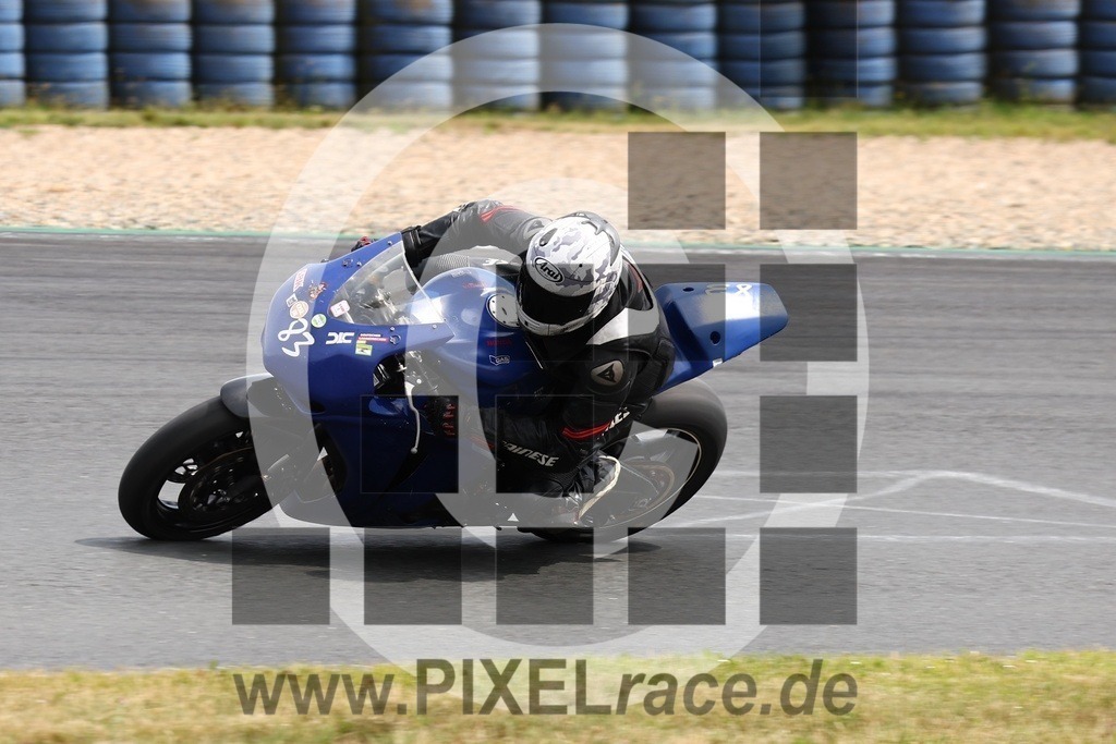 0083-20240718_03616 | Schöne Erinnerungen an spannende Momente - das festzuhalten ist unser Job. PIXELrace.de ist seit 2003 auf den Rennstrecken Europas unterwegs um die Action draußen beim Fahren und die wunderbare Stimmung imm Fahrerlager für euch einzufangen.
