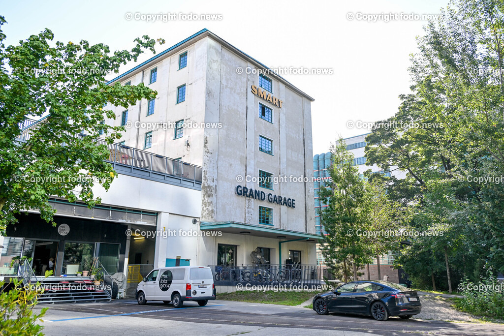 Linz_ Tabakfabrik Linz_ 12.08.2025-3 | 12.08.2025, LINZ, AUT, Tabakfabrik Linz, im Bild Themenbild, Tabakfabrik Linz, Moderne Base, Kreativzentrum, Linz, Oberoesterreich, Architektur, Industriekultur, Innovation, Co-Working, Start-ups, Kunst, Design, Digitalisierung, Veranstaltungen, Ausstellungen, Urbaner Raum, Netzwerken, Makerspace, Gruenderszene, Community, Transformation, Begegnungsort, Kreativwirtschaft, Zukunftsprojekt, Denkfabrik, Grand Garage, Symbolbild, Feature