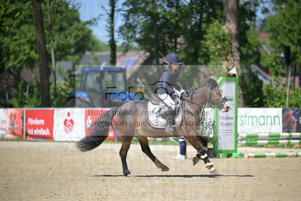 DOS_9597 | Entdecke hochwertige Reitturnierfotos von Foto Oger. Professionell, emotional und authentisch – jetzt Lieblingsmomente im Shop bestellen.Deutschlandweite Turnierfotografie. - Realisiert mit Pictrs.com