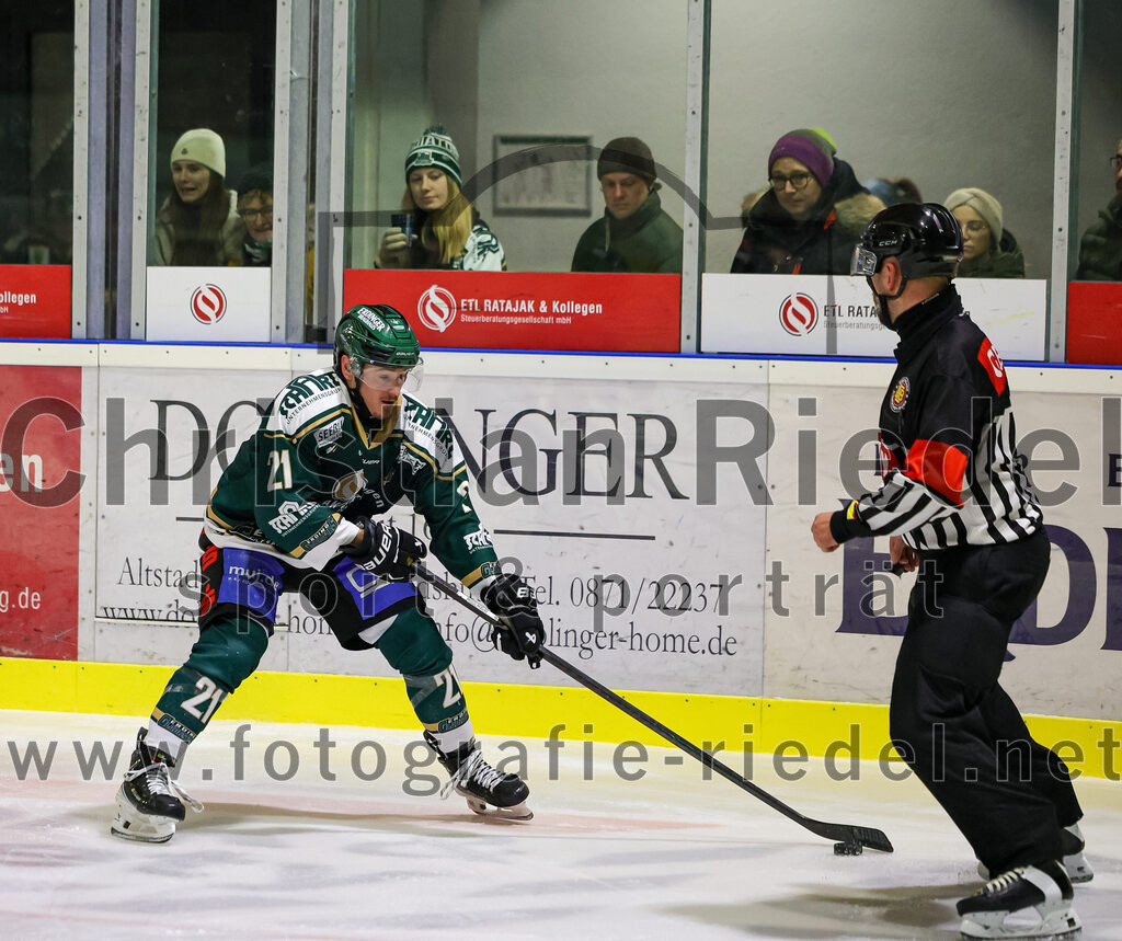 2026-01-06_102_TSV_Erding_gegen_EV_Lindau_Islanders | Erding, Deutschland, 06.01.2026:Eishockey, Oberliga Süd 2025 / 2026, 35. Spieltag, TSV Erding gegen EV Lindau Islanders, Endergebnis: 2:5Erik Modlmayr (Erding Gladiators, #21)Foto: Christian Riedel / fotografie-riedel.net