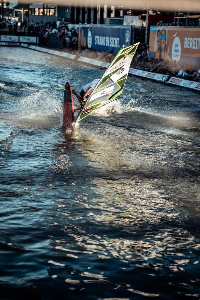 Kieler WOCHE Tow In Windsurf - @danielpankoke dpmedia (74 von 158) | dp-photography - Realisiert mit Pictrs.com