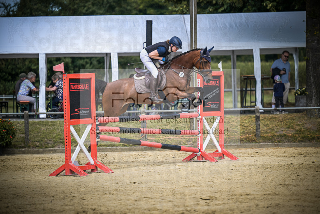 DOS_9522 | Entdecke hochwertige Reitturnierfotos von Foto Oger. Professionell, emotional und authentisch – jetzt Lieblingsmomente im Shop bestellen.Deutschlandweite Turnierfotografie. - Realisiert mit Pictrs.com