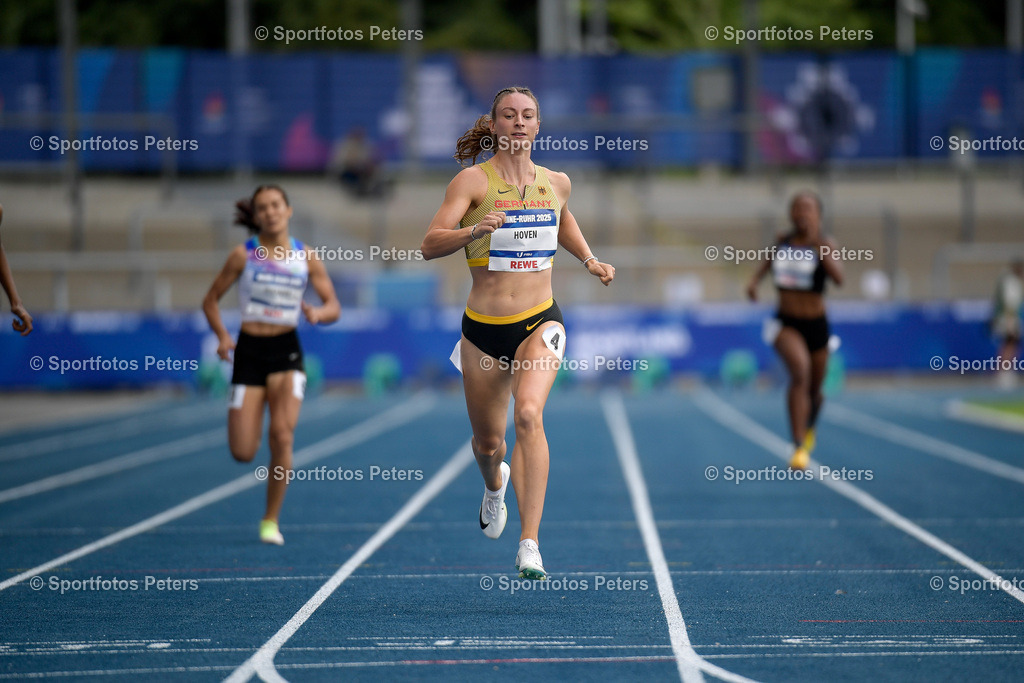 _KP13435_1 | 21.07.2025, xkaix, Leichtathletik, FISU World University Games 2025 v.l. Annkathrin Hoven (Deutschland) im 400m Vorlauf - Realisiert mit Pictrs.com