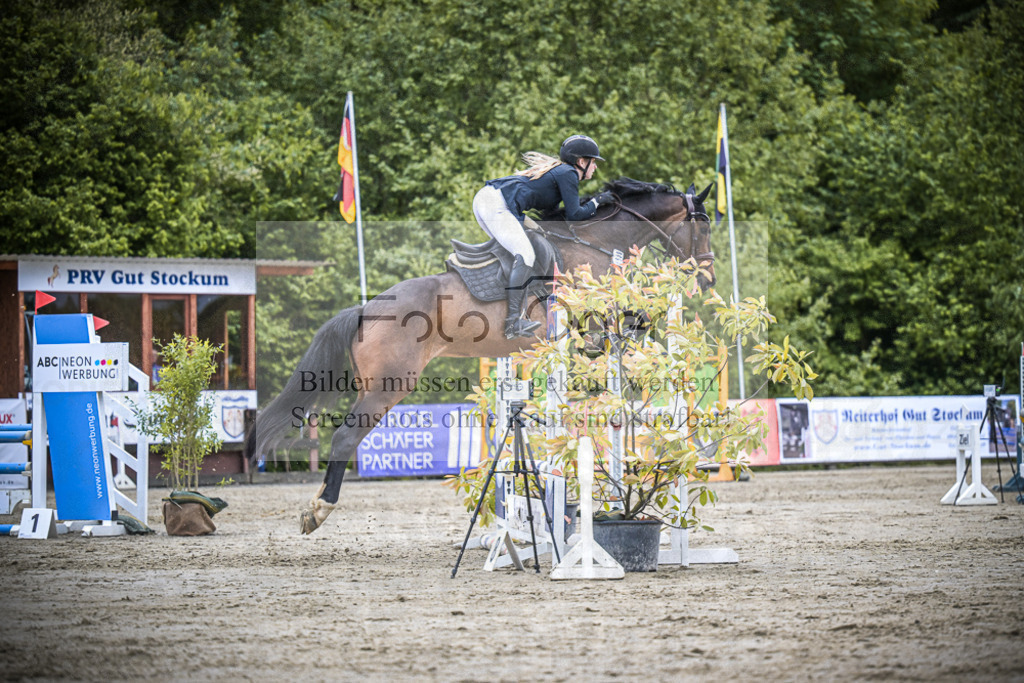 DOS_0107 | Entdecke hochwertige Reitturnierfotos von Foto Oger. Professionell, emotional und authentisch – jetzt Lieblingsmomente im Shop bestellen. - Realisiert mit Pictrs.com