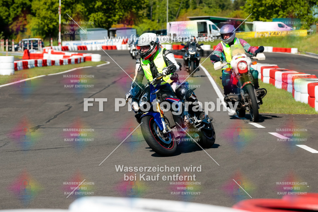 Moto-TeamOBK-21694 | Hier findet Ihr Bilder von Touristenfahrten auf der Nürburgring Nordschleife oder von anderen Veranstaltungen die ich besucht habe. Viel Spass beim Durch Schauen 