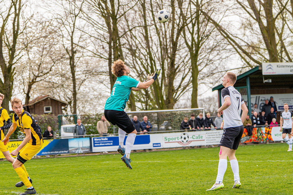 Fußball I Herren I Saison 2025-2026 I Kreisliga VEC I 22. Spieltag I SC SW Bakum - SV Falke Steinfeld I 23525 | jns.sportfotos - Realisiert mit Pictrs.com