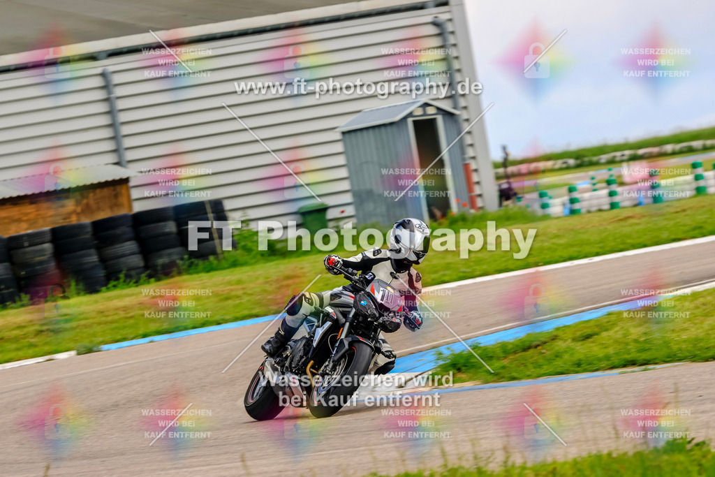 MotoTeam-8118 | Hier findet Ihr Bilder von Touristenfahrten auf der Nürburgring Nordschleife oder von anderen Veranstaltungen die ich besucht habe. Viel Spass beim Durch Schauen 