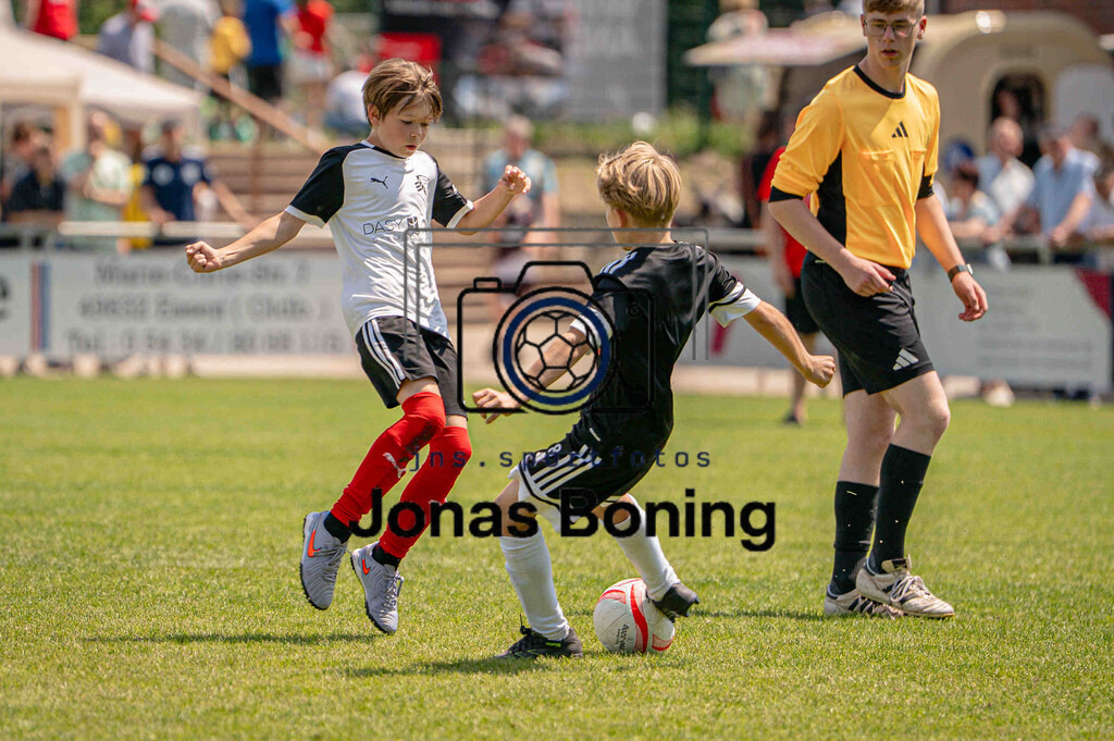 Fußball I E-Junioren I Saison 2025-2026 I OM-Cup Lüsche I Sonntag  I 23962 | jns.sportfotos - Realisiert mit Pictrs.com