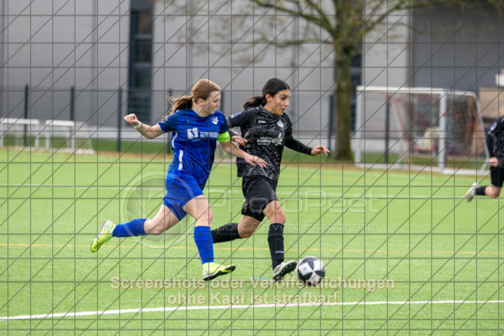 20251129_141227_0103 | #,1.FC Donzdorf (schwarz) vs. TSV Münchingen (blau), Fussball, EnBW-Oberliga B -Juniorinnen, 12. Spieltag, Saison 2025/2026, Kunstrasenplatz beim Lautertal Stadion, Süßener Straße 16, 73072 Donzdorf, 29.11.2025 - 14:00 Uhr,Foto: PhotoPeet-Sportfotografie/Peter Harich