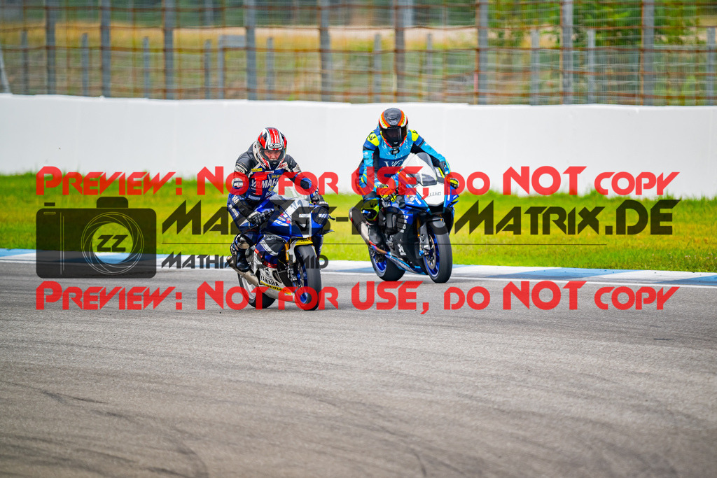 MaZZes_FotoMatrix_240701_6007705_3754 | WEISS