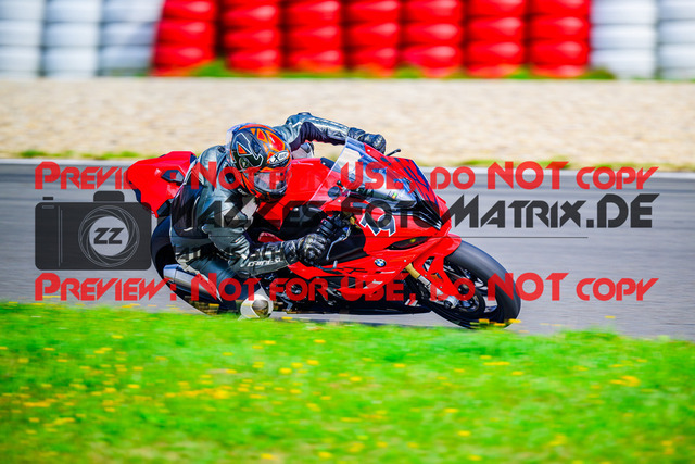 MaZZes_FotoMatrix_240910_6007705_8485 | ROT