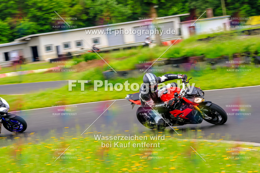 VBK-7598 | Hier findet Ihr Bilder von Touristenfahrten auf der Nürburgring Nordschleife oder von anderen Veranstaltungen die ich besucht habe. Viel Spass beim Durch Schauen 