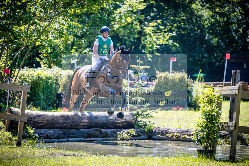 Vielseitigkeitsturnier Melle Oldendorf | Entdecke hochwertige Reitturnierfotos von Foto Oger. Professionell, emotional und authentisch – jetzt Lieblingsmomente im Shop bestellen.Deutschlandweite Turnierfotografie. - Realisiert mit Pictrs.com