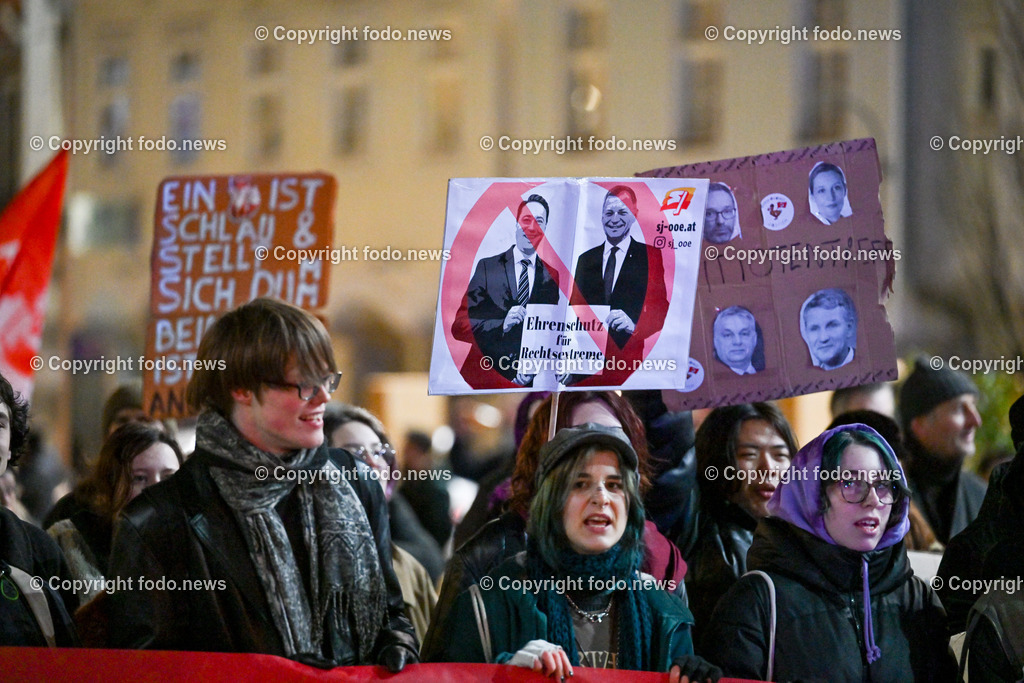 Demonstration gegen Burschenbundball in Linz_ 03.02.2024-22 | 03.02.2024, Stadt Linz, AUT, Demonstration gegen Burschenbundball in Linz, im Bild Demonstrationsteilnehmer