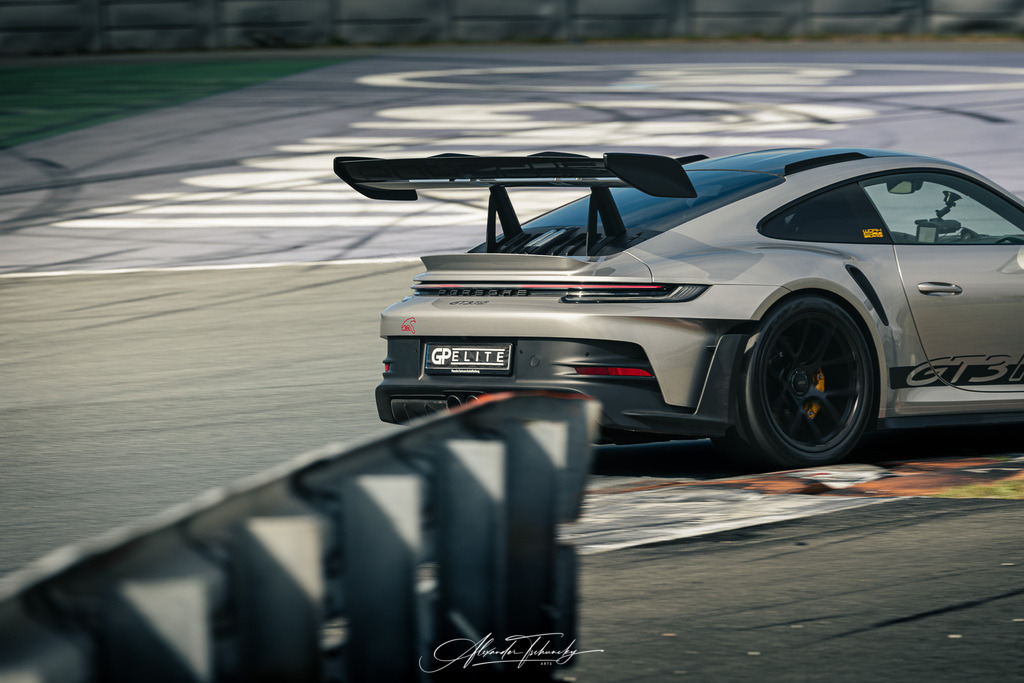 R6AT1525 _Alexander Tschuncky | Entdecken Sie die faszinierende Welt von Alexander Tschuncky Arts: Kreative Fotografie, atemberaubende Automobilkunst und hochwertiger Bilderdruck. Lassen Sie sich inspirieren! - Realisiert mit Pictrs.com