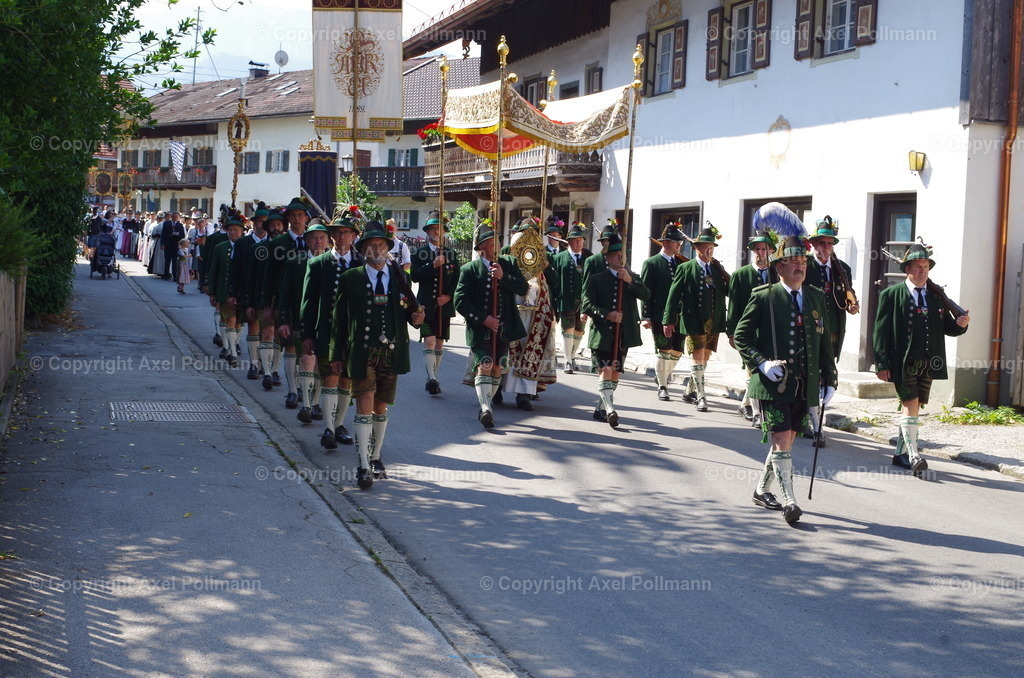 IMGP3789 | fotografiert von Axel PollmannLeonhardi Wallfahrt Benediktbeuern und Murnau, Fronleichnam, Fasching, Landschaft im Loisachtal und Benediktbeuern  - Realisiert mit Pictrs.com