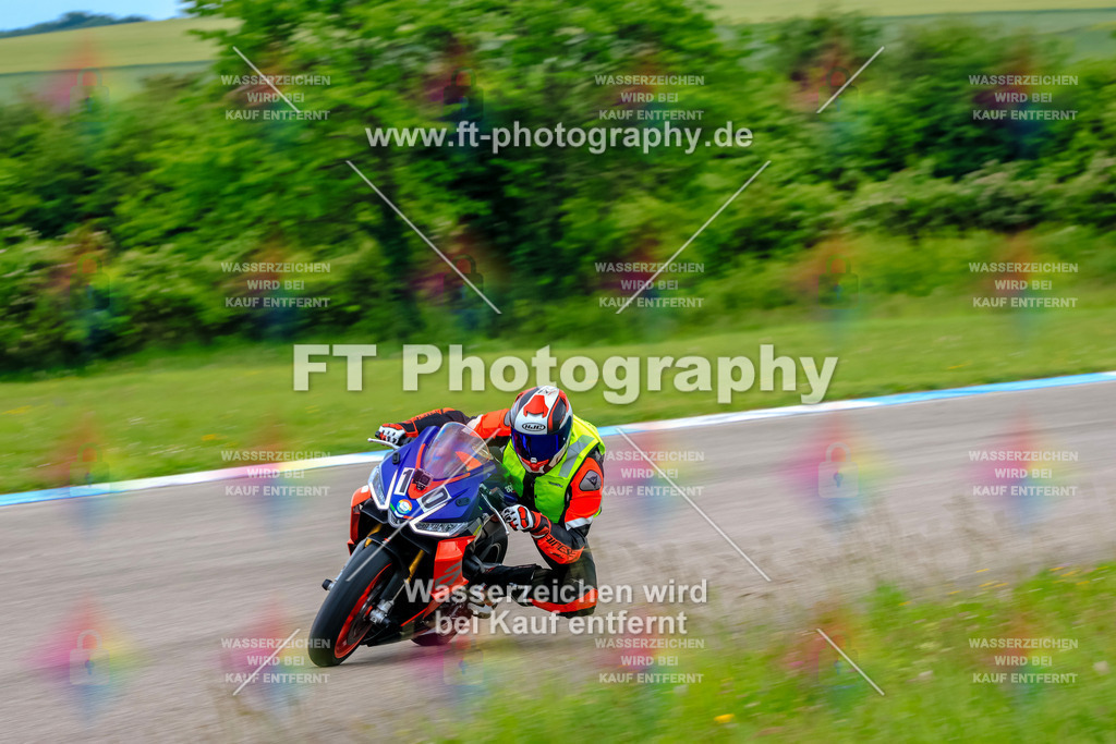 MotoTeam-3276 | Hier findet Ihr Bilder von Touristenfahrten auf der Nürburgring Nordschleife oder von anderen Veranstaltungen die ich besucht habe. Viel Spass beim Durch Schauen 