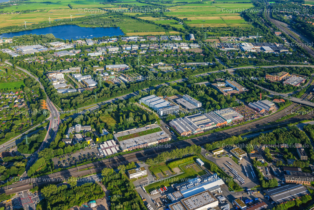 Hamburg_Harburg_Gewerbegebiet_ELS_9017040823 | HAMBURG 09.08.2023 Gewerbegebiet und Firmenansiedlung Großmoorbogengraben in Harburg in Hamburg. // Industrial estate and company settlement Grossmoorbogengraben in Harburg in Hamburg. Foto: Martin Elsen