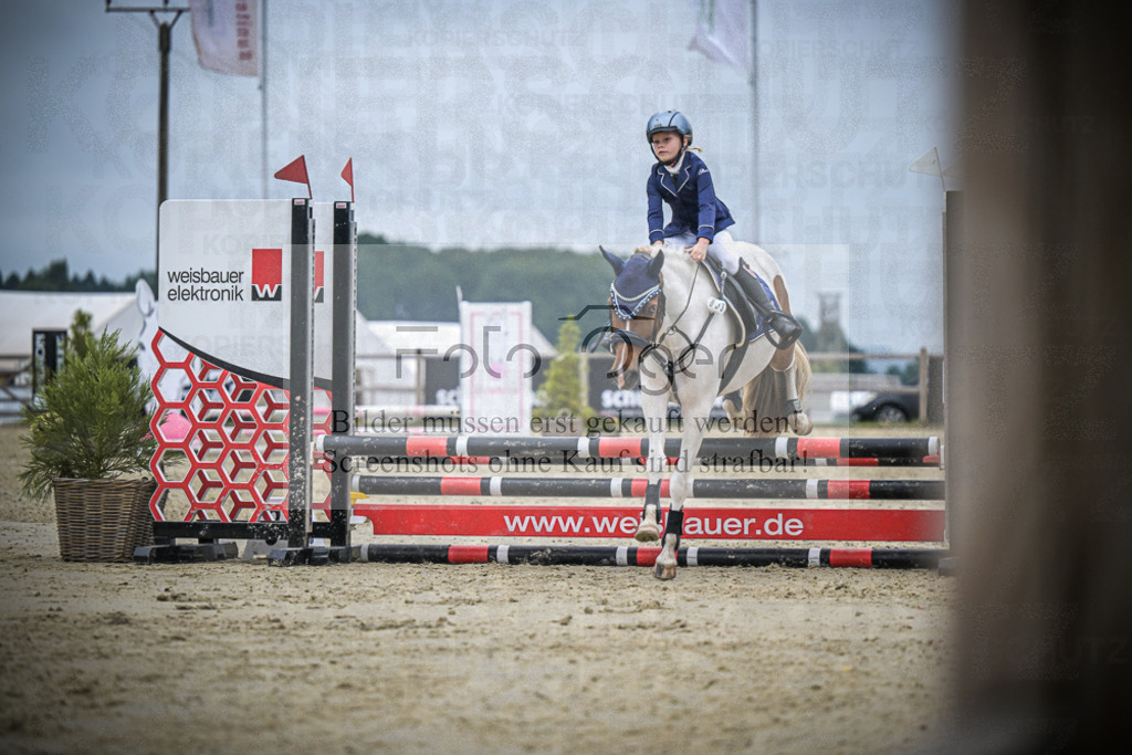DOS_0525 | Entdecke hochwertige Reitturnierfotos von Foto Oger. Professionell, emotional und authentisch – jetzt Lieblingsmomente im Shop bestellen.Deutschlandweite Turnierfotografie. - Realisiert mit Pictrs.com