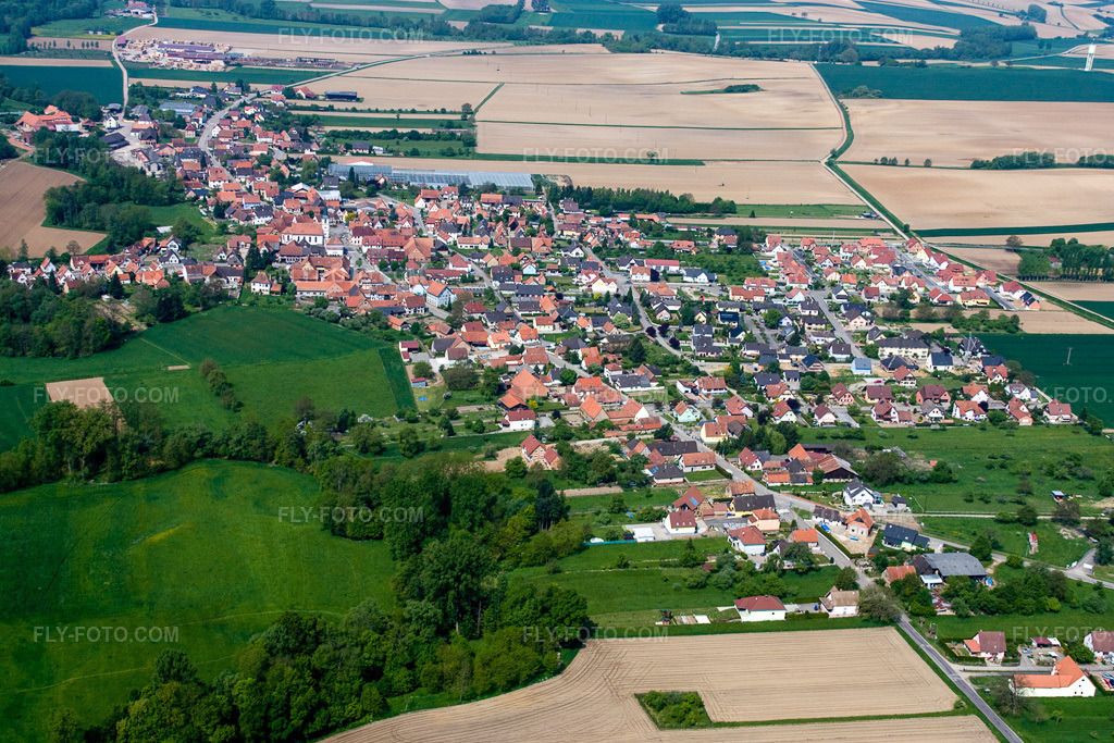 Aerial view: View of the town in Niederrœdern in the state Bas-Rhin, France.Photo: IMG_18126.jpg taken on 05/03/2009 by Werner Riehm/FLY-FOTO.comResolution of the original: 4272 x 2848 px