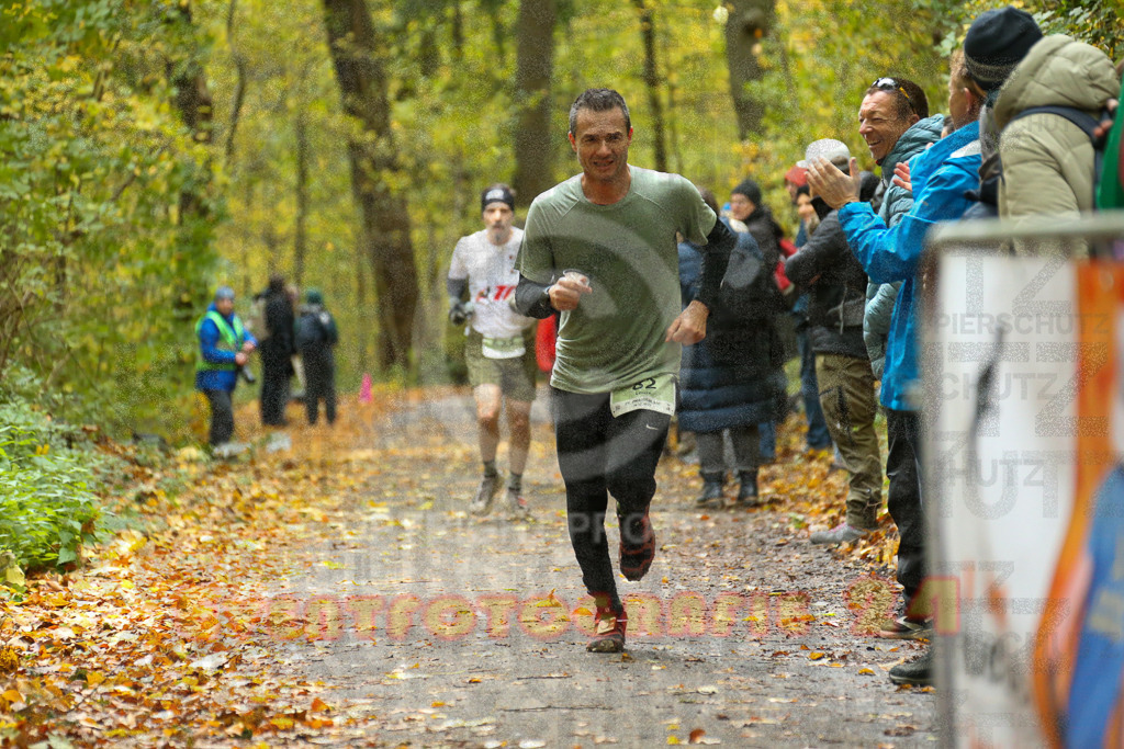 251026_1225_EX1_0340 | Sportfotografie im Rhein-Sieg Kreis, Köln, Bonn, NRW, Rheinland Pfalz, Hessen, etc. Unser Tätigkeitsfeld umfasst den Laufsport vom Volkslauf über den Marathon, Duathlon, Triathon bis zum Ultralauf wie Kölnpfad Ultra oder Schindertrail.