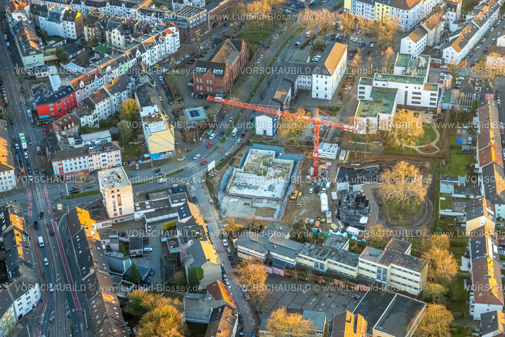 Bochum251204913 | Luftbild, Baustelle mit Baukran am Nordring Ecke Fahrendeller Straße, oben St. Joseph-Stift Pflegeheim, unten das Alice Salomon Berufskolleg, Gleisdreieck, Bochum, Ruhrgebiet, Nordrhein-Westfalen, Deutschland
