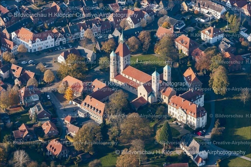 Luftbilder Freckenhorst-5394_prot | Luftbildfotografie Luftbilder Freckenhorst Stiftskirche St. Bonifatius - Realisiert mit Pictrs.com