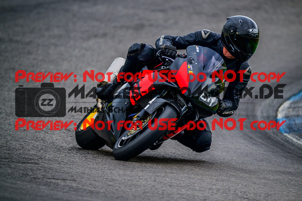 MaZZes_FotoMatrix_240614_6007705_3925 | GELB