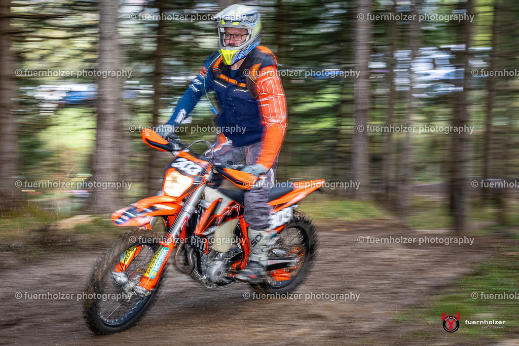fuernholzer_251026-C1-161 | Fotografische Impressionen von der Red Stag Enduro Extreme by fuernholzer-photography.com. Endurosport in Österreich fotografisch festgehalten von fuernholzer. Auftragsfotografie für Private, Gewerbefotos und Industriefotografie. Eventfotografie, Sportfotografie und Motorsportfotografie. Anbieter von Fotoworkshops, Fototraining, fotografischen Vorträgen und Fotoseminaren.