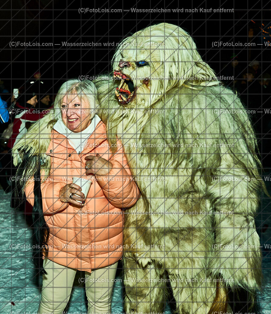 ALP5085_Nacht der Ballone_Gaminger Oetscherteufeln | NACHT DER BALLONE in Lackenhof am Ötscher, Sa 28. Dezember 2024.Mit einer Schauübung der Bergrettung Lackenhof, dem Ballonclub Ötscherland und den Gaminger Ötscherteufeln unter Zusammenarbeit mit der FF Lackenhof, dem Musikverein, dem Pensionistenverband, dem CampingClub, der Schirmbar und Konditorei Czihak, der Fuchswaldhütte und der Pizzeria Venezia, die für die Verköstigung sorgten, sowie der Ötscherliftgesellschaft, der Gemeinde Gaming und dem Ötscher-Tourismusverband.