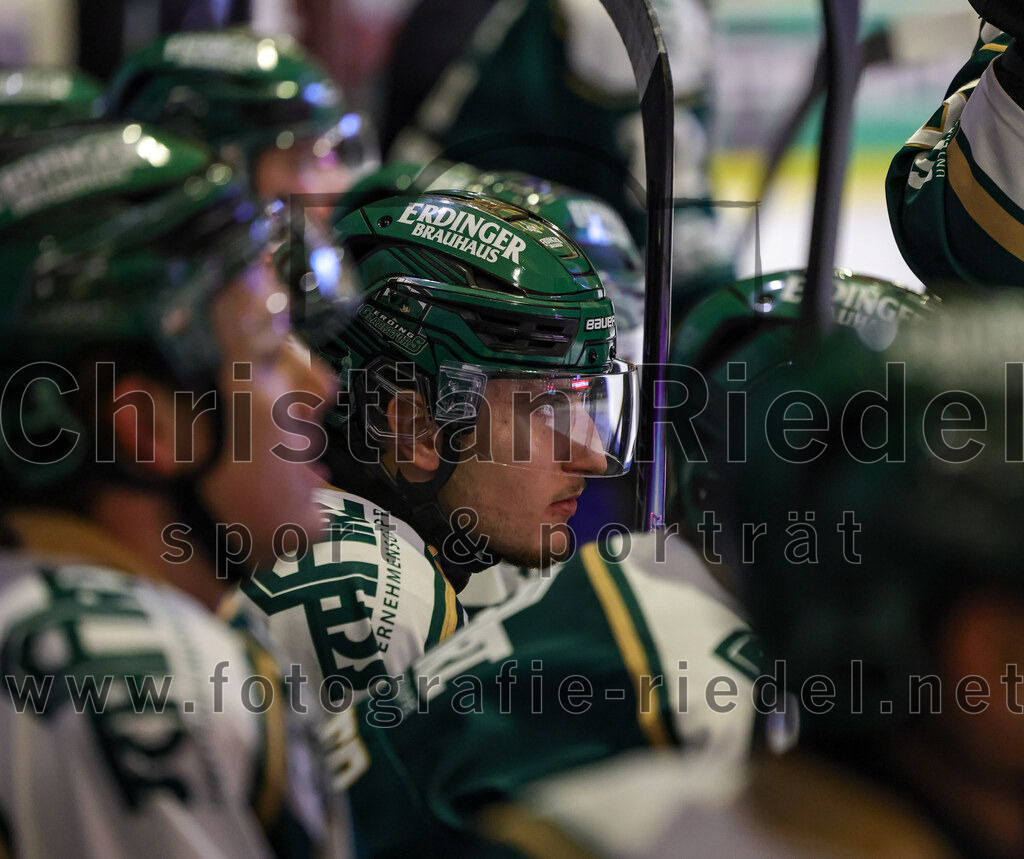 2025-12-14_058_TSV_Erding_gegen_ECDC_Memmingen_Indians | Erding, Deutschland, 14.12.2025:Eishockey, Oberliga Süd 2025 / 2026, 26. Spieltag, TSV Erding gegen ECDC Memmingen Indians, Endergebnis: 1:2Foto: Christian Riedel / fotografie-riedel.net