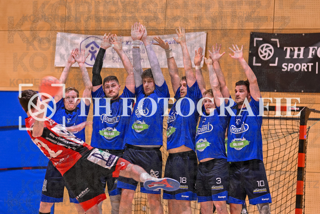 GER, SG Maulburg/Steinen - SG Walkirch/Denzlingen, Handball, Landesliga, 25. Spieltag, Saison 2023/2024, 27.04.2024 | Niklas Ahrens (SG Maulburg/Steinen, #22) beim Wurfversuch gegen die Spieler Alexej Brantin (SG Waldkirch/Denzlingen, #22), Andreas Fahrlaender (SG Waldkirch/Denzlingen, #18), Simon Lehmann (SG Waldkirch/Denzlingen, #03), Tom Waibel (SG Waldkirch/Denzlingen, #10)

GER, SG Maulburg/Steinen - SG Walkirch/Denzlingen, Handball, Landesliga, 25. Spieltag, Saison 2023/2024, 27.04.2024

Foto: TH Fotografie/Thomas Hess
