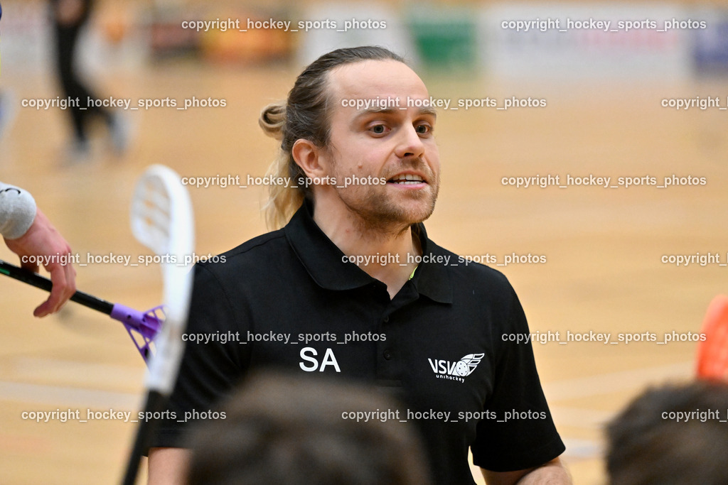 VSV Unihockey  vs. FBK Loka  | Headcoach VSV Unihockey Sami Aalto, VSV Unihockey  vs. FBK Loka , VSV Unihockey  vs. FBK Loka  am 25.01.2026 in Villach (Ballspielhalle St. Martin), Austria, (Photo by Bernd Stefan)