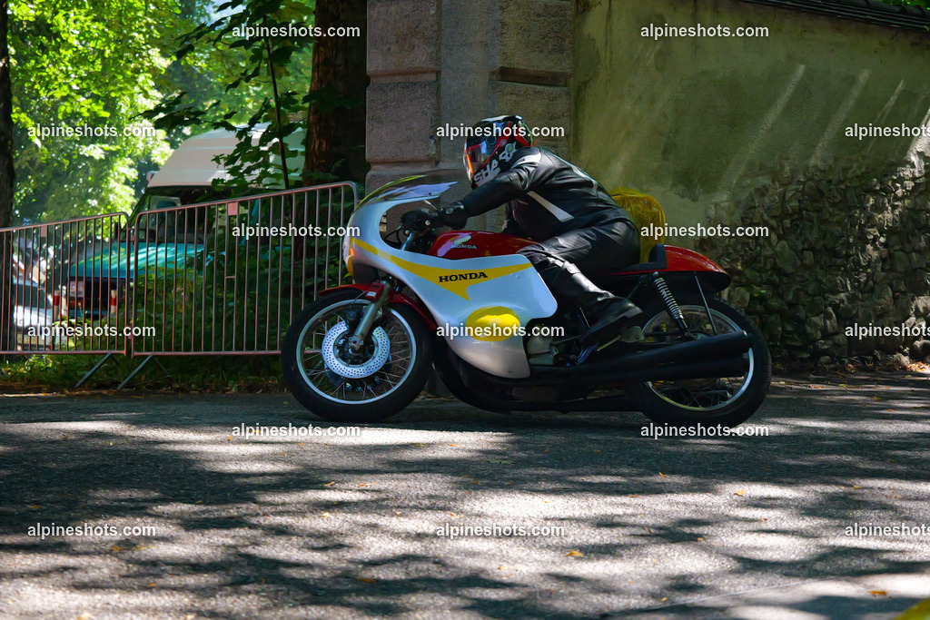 P1026461 | Erleben Sie atemberaubende, hochqualitative Fotos Ihrer Fahrt entlang der malerischen Alpenstraßen. Besuchen Sie alpineshots.com, um professionelle Aufnahmen Ihrer unvergesslichen Reise zu finden und zu kaufen - Realisiert mit Pictrs.com